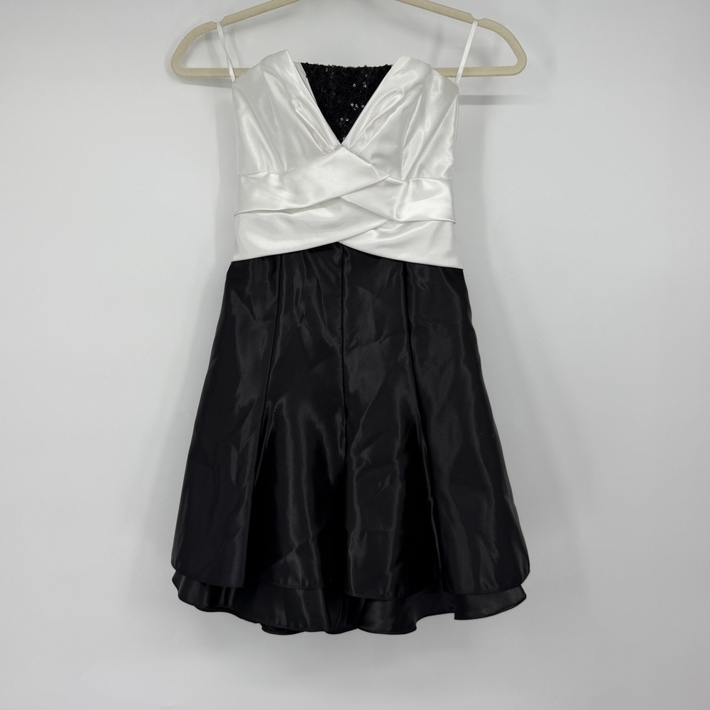 Vintage Jessica McClintock Gunne Sax Dress Size 1 Black White Sequin Y2K